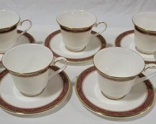 528 - Royal Doulton "Martinique" Saucers & Teacups 12pcs 5 Saucers 7 Teacups