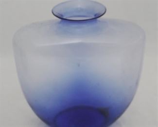 
861 - Blue Glass Vase - 8" x 8.5"