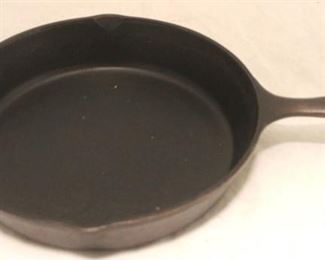 878 - Lodge 10 1/2" cast iron skillet