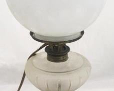 911 - Vintage lamp 19 1/2" tall
