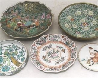 913 - 5 Assorted Oriental plates
