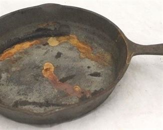 933 - Cast iron frying pan 11 x 15 1/2
