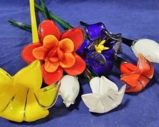 939 - Lot of 7 Glass Flowers