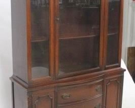 1209 - Mahogany Breakfront China Cabinet 51 x 41.5" x 13.5