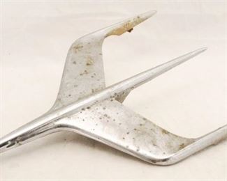 
1316 - Vintage hood ornament 14 x 10
