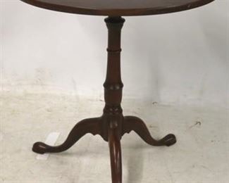 2593 - Queen Anne round tilt top table 31 x 27 1/2 diameter
