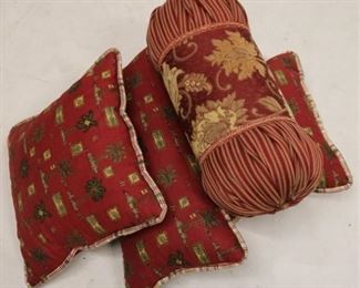 2639 - 4 Decorative pillows
