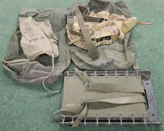 2647 - Group military sacks & seat
