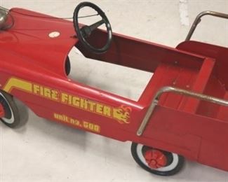 2761 - Vintage fire fighter metal pedal car 13 x 16 x 43
