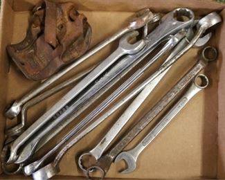 2776 - Box lot of tools
