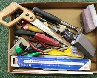 2784 - Box lot of tools
