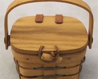 4037 - 1990 Longaberger basket w/ lid 5 x 5 1/2 x 6
