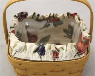 4046 - 2002 Longaberger basket 8 x 8 x 7
