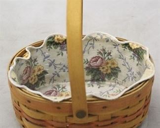 4048 - 1999 Longaberger basket 8 x 7 x 7
