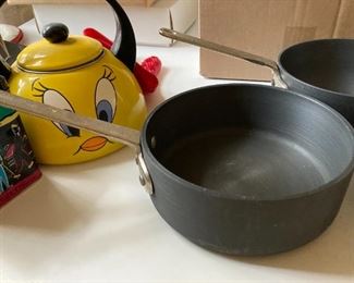Vintage Tweety Bird Warner Bros. Looney tunes 2000 tea kettle     Calphalon cookware