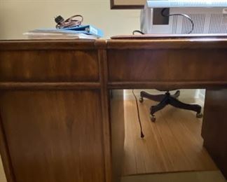 Wood office desk (read view)