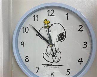 Snoopy clock