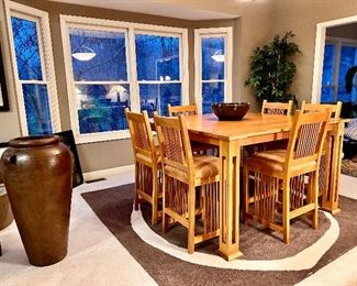 FRANK LOYD WRIGHT STYLE DINING TABLE AND CHAIRS MADE BY AMISH 