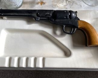 Figural RevolverAshtray