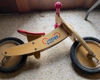 Skuut Kid's Balance Bike