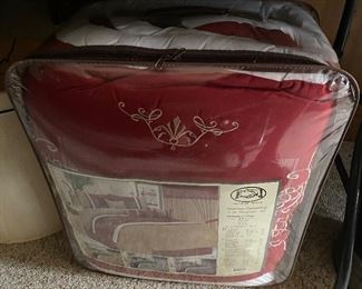 Unidos Comforter Set