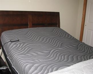 Queen Sealy Tempur-Pedic adjustable bed