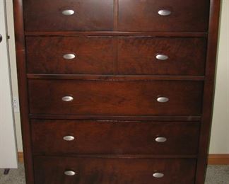 Chest of drawers