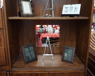 picture frames, easels