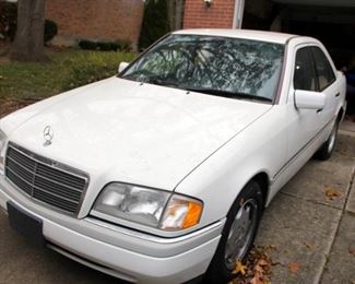 1995 Mercedes Benz C220, 4 cyl, RWD, Leather ONLY 84,400 Miles