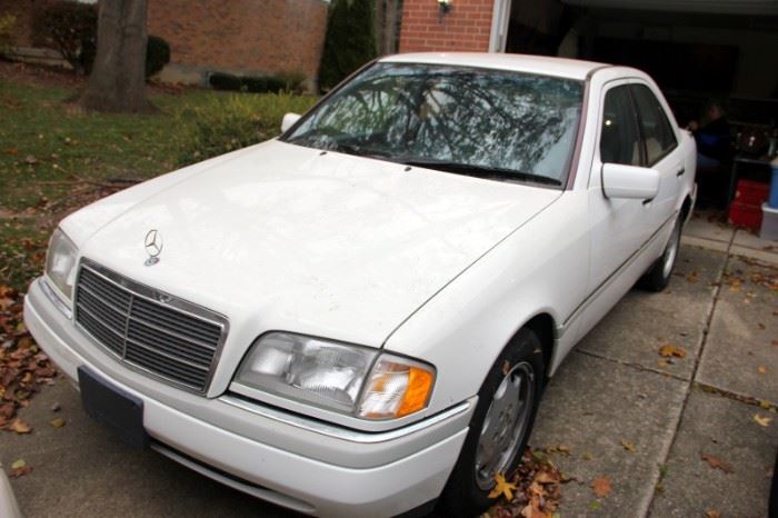 1995 Mercedes Benz C220, 4 cyl, RWD, Leather ONLY 84,400 Miles