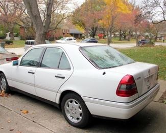 1995 Mercedes Benz C220, 4 cyl, RWD, Leather ONLY 84,400 Miles