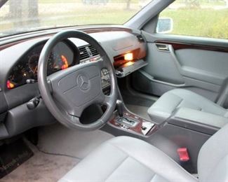 1995 Mercedes Benz C220, 4 cyl, RWD, Leather ONLY 84,400 Miles