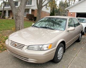 1998 Toyota Camry LE 4 cyl, FWD, ONLY 89,100 Miles