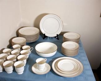 62 pcs. Mikasa Classic Gold