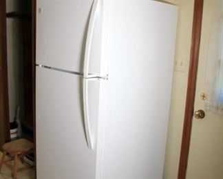 65.JPGView fullsize
Kenmore RefrigeratorView fullsize
Kenmore Refrigerator
