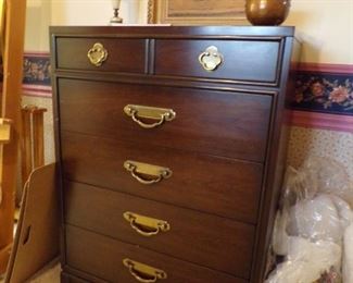 chest of drawers