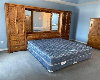 King Size Bed - Thomasville 