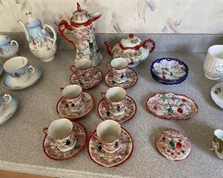 Tea Cups - As Is - Some are damaged 
