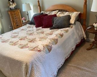 Queen oak bed with Personal Choice Select Comfort/Sleep Number mattress (brand new pump motor) (Headboard and frame SOLD)
