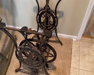 Antique Singer Sewing Base - (great for making a table)