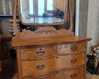 Antique 4 drawer dresser with mirror