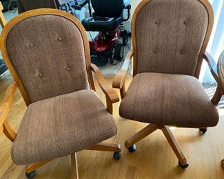 Set of 2 Rolling Kitchen Chairs 