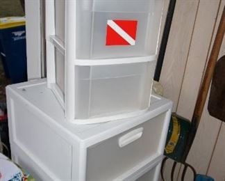 plastic storage units/drawers