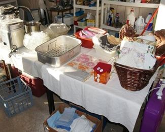 Roasting pans, table cloths, baskets, table decor