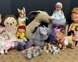 Vintage cloth and character dolls