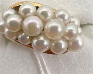 14 k yellow gold ring with pearls size 5.5