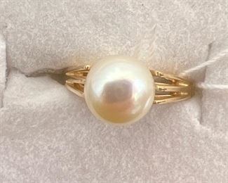 14 K yellow gold pearls ring size4.5