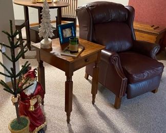 Dept. 56 Santa with Feather Tree, circa 1850 Side Table with 1-Board Top, Flexsteel Leather Recliner