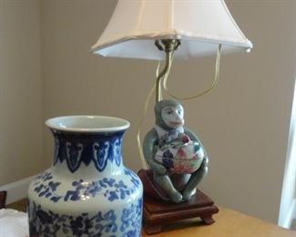 Chinoiserie Monkey Statue Lamp