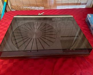 Bang & Olufsen - Beogram 4002 Turntable with Rosewood deck.